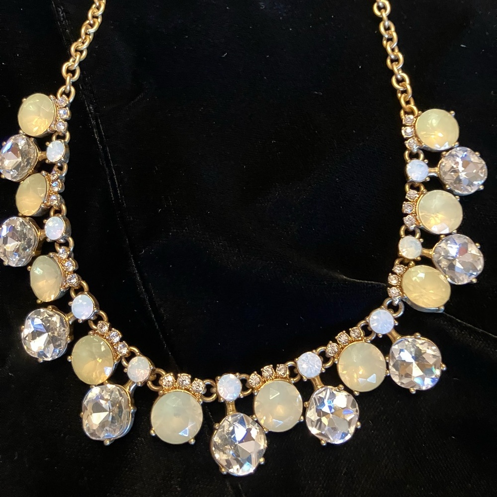 J.CREW Gold and Citrine colored Necklace with large Crystals Floral Design - Picture 8 of 12